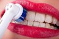 Как чистить зубы, чтобы обходить стороной дантистов, и какую щетку для этого выбрать        